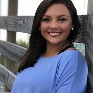 Meet your Posher, Elizzabeth